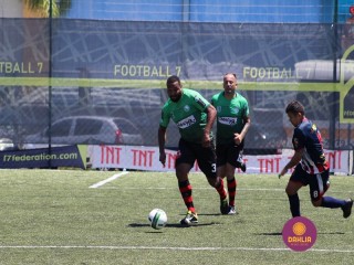 
<a style='margin-left: 5px;' class='btn btn-xs btn-social btn-facebook' href='https://www.facebook.com/sharer/sharer.php?u=https://boladovale.com.br/imgs/800-800-90/conteudo/fotos/1455/img1476.jpg' rel='popup' data-width='500' data-height='400'><i class='fa fa-facebook'></i>Compartilhar <span class='hidden-xs'>no Facebook</span>
</a> 
<a class='btn btn-default btn-xs' target='_blank' href='imgs/800-800-90/conteudo/fotos/1455/img1476.jpg'>
<span class='glyphicon glyphicon-cloud-download'></span> Salvar
</a> 
<span></span>