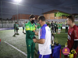 
<a style='margin-left: 5px;' class='btn btn-xs btn-social btn-facebook' href='https://www.facebook.com/sharer/sharer.php?u=https://boladovale.com.br/imgs/800-800-90/conteudo/fotos/1458/img4735.jpg' rel='popup' data-width='500' data-height='400'><i class='fa fa-facebook'></i>Compartilhar <span class='hidden-xs'>no Facebook</span>
</a> 
<a class='btn btn-default btn-xs' target='_blank' href='imgs/800-800-90/conteudo/fotos/1458/img4735.jpg'>
<span class='glyphicon glyphicon-cloud-download'></span> Salvar
</a> 
<span></span>