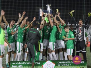 
<a style='margin-left: 5px;' class='btn btn-xs btn-social btn-facebook' href='https://www.facebook.com/sharer/sharer.php?u=https://boladovale.com.br/imgs/800-800-90/conteudo/fotos/1458/img4778.jpg' rel='popup' data-width='500' data-height='400'><i class='fa fa-facebook'></i>Compartilhar <span class='hidden-xs'>no Facebook</span>
</a> 
<a class='btn btn-default btn-xs' target='_blank' href='imgs/800-800-90/conteudo/fotos/1458/img4778.jpg'>
<span class='glyphicon glyphicon-cloud-download'></span> Salvar
</a> 
<span></span>