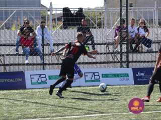 
<a style='margin-left: 5px;' class='btn btn-xs btn-social btn-facebook' href='https://www.facebook.com/sharer/sharer.php?u=https://boladovale.com.br/imgs/800-800-90/conteudo/fotos/1459/img5040.jpg' rel='popup' data-width='500' data-height='400'><i class='fa fa-facebook'></i>Compartilhar <span class='hidden-xs'>no Facebook</span>
</a> 
<a class='btn btn-default btn-xs' target='_blank' href='imgs/800-800-90/conteudo/fotos/1459/img5040.jpg'>
<span class='glyphicon glyphicon-cloud-download'></span> Salvar
</a> 
<span></span>