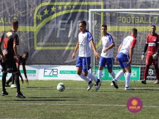 
<a style='margin-left: 5px;' class='btn btn-xs btn-social btn-facebook' href='https://www.facebook.com/sharer/sharer.php?u=https://boladovale.com.br/imgs/800-800-90/conteudo/fotos/1459/img5049.jpg' rel='popup' data-width='500' data-height='400'><i class='fa fa-facebook'></i>Compartilhar <span class='hidden-xs'>no Facebook</span>
</a> 
<a class='btn btn-default btn-xs' target='_blank' href='imgs/800-800-90/conteudo/fotos/1459/img5049.jpg'>
<span class='glyphicon glyphicon-cloud-download'></span> Salvar
</a> 
<span></span>