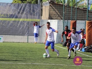 
<a style='margin-left: 5px;' class='btn btn-xs btn-social btn-facebook' href='https://www.facebook.com/sharer/sharer.php?u=https://boladovale.com.br/imgs/800-800-90/conteudo/fotos/1459/img5059.jpg' rel='popup' data-width='500' data-height='400'><i class='fa fa-facebook'></i>Compartilhar <span class='hidden-xs'>no Facebook</span>
</a> 
<a class='btn btn-default btn-xs' target='_blank' href='imgs/800-800-90/conteudo/fotos/1459/img5059.jpg'>
<span class='glyphicon glyphicon-cloud-download'></span> Salvar
</a> 
<span></span>