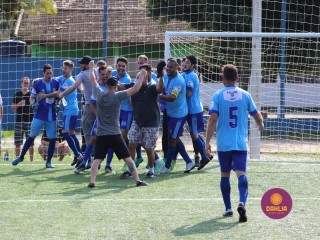 
<a style='margin-left: 5px;' class='btn btn-xs btn-social btn-facebook' href='https://www.facebook.com/sharer/sharer.php?u=https://boladovale.com.br/imgs/800-800-90/conteudo/fotos/1463/img9896.jpg' rel='popup' data-width='500' data-height='400'><i class='fa fa-facebook'></i>Compartilhar <span class='hidden-xs'>no Facebook</span>
</a> 
<a class='btn btn-default btn-xs' target='_blank' href='imgs/800-800-90/conteudo/fotos/1463/img9896.jpg'>
<span class='glyphicon glyphicon-cloud-download'></span> Salvar
</a> 
<span></span>