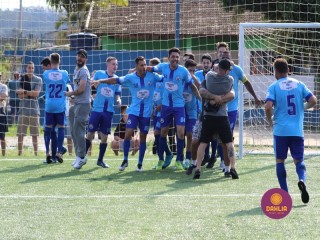 
<a style='margin-left: 5px;' class='btn btn-xs btn-social btn-facebook' href='https://www.facebook.com/sharer/sharer.php?u=https://boladovale.com.br/imgs/800-800-90/conteudo/fotos/1463/img9898.jpg' rel='popup' data-width='500' data-height='400'><i class='fa fa-facebook'></i>Compartilhar <span class='hidden-xs'>no Facebook</span>
</a> 
<a class='btn btn-default btn-xs' target='_blank' href='imgs/800-800-90/conteudo/fotos/1463/img9898.jpg'>
<span class='glyphicon glyphicon-cloud-download'></span> Salvar
</a> 
<span></span>