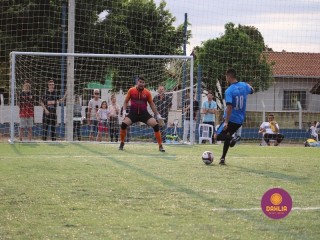 
<a style='margin-left: 5px;' class='btn btn-xs btn-social btn-facebook' href='https://www.facebook.com/sharer/sharer.php?u=https://boladovale.com.br/imgs/800-800-90/conteudo/fotos/1464/img0040.jpg' rel='popup' data-width='500' data-height='400'><i class='fa fa-facebook'></i>Compartilhar <span class='hidden-xs'>no Facebook</span>
</a> 
<a class='btn btn-default btn-xs' target='_blank' href='imgs/800-800-90/conteudo/fotos/1464/img0040.jpg'>
<span class='glyphicon glyphicon-cloud-download'></span> Salvar
</a> 
<span></span>