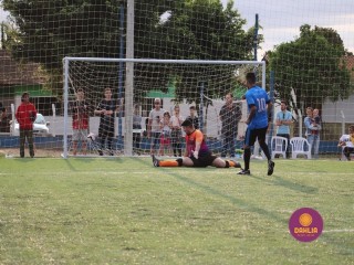 
<a style='margin-left: 5px;' class='btn btn-xs btn-social btn-facebook' href='https://www.facebook.com/sharer/sharer.php?u=https://boladovale.com.br/imgs/800-800-90/conteudo/fotos/1464/img0043.jpg' rel='popup' data-width='500' data-height='400'><i class='fa fa-facebook'></i>Compartilhar <span class='hidden-xs'>no Facebook</span>
</a> 
<a class='btn btn-default btn-xs' target='_blank' href='imgs/800-800-90/conteudo/fotos/1464/img0043.jpg'>
<span class='glyphicon glyphicon-cloud-download'></span> Salvar
</a> 
<span></span>