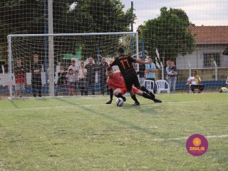 
<a style='margin-left: 5px;' class='btn btn-xs btn-social btn-facebook' href='https://www.facebook.com/sharer/sharer.php?u=https://boladovale.com.br/imgs/800-800-90/conteudo/fotos/1464/img0053.jpg' rel='popup' data-width='500' data-height='400'><i class='fa fa-facebook'></i>Compartilhar <span class='hidden-xs'>no Facebook</span>
</a> 
<a class='btn btn-default btn-xs' target='_blank' href='imgs/800-800-90/conteudo/fotos/1464/img0053.jpg'>
<span class='glyphicon glyphicon-cloud-download'></span> Salvar
</a> 
<span></span>