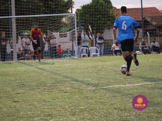 
<a style='margin-left: 5px;' class='btn btn-xs btn-social btn-facebook' href='https://www.facebook.com/sharer/sharer.php?u=https://boladovale.com.br/imgs/800-800-90/conteudo/fotos/1464/img0058.jpg' rel='popup' data-width='500' data-height='400'><i class='fa fa-facebook'></i>Compartilhar <span class='hidden-xs'>no Facebook</span>
</a> 
<a class='btn btn-default btn-xs' target='_blank' href='imgs/800-800-90/conteudo/fotos/1464/img0058.jpg'>
<span class='glyphicon glyphicon-cloud-download'></span> Salvar
</a> 
<span></span>