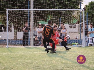 
<a style='margin-left: 5px;' class='btn btn-xs btn-social btn-facebook' href='https://www.facebook.com/sharer/sharer.php?u=https://boladovale.com.br/imgs/800-800-90/conteudo/fotos/1464/img0072.jpg' rel='popup' data-width='500' data-height='400'><i class='fa fa-facebook'></i>Compartilhar <span class='hidden-xs'>no Facebook</span>
</a> 
<a class='btn btn-default btn-xs' target='_blank' href='imgs/800-800-90/conteudo/fotos/1464/img0072.jpg'>
<span class='glyphicon glyphicon-cloud-download'></span> Salvar
</a> 
<span></span>