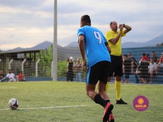 
<a style='margin-left: 5px;' class='btn btn-xs btn-social btn-facebook' href='https://www.facebook.com/sharer/sharer.php?u=https://boladovale.com.br/imgs/800-800-90/conteudo/fotos/1464/img0080.jpg' rel='popup' data-width='500' data-height='400'><i class='fa fa-facebook'></i>Compartilhar <span class='hidden-xs'>no Facebook</span>
</a> 
<a class='btn btn-default btn-xs' target='_blank' href='imgs/800-800-90/conteudo/fotos/1464/img0080.jpg'>
<span class='glyphicon glyphicon-cloud-download'></span> Salvar
</a> 
<span></span>