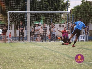 
<a style='margin-left: 5px;' class='btn btn-xs btn-social btn-facebook' href='https://www.facebook.com/sharer/sharer.php?u=https://boladovale.com.br/imgs/800-800-90/conteudo/fotos/1464/img0083.jpg' rel='popup' data-width='500' data-height='400'><i class='fa fa-facebook'></i>Compartilhar <span class='hidden-xs'>no Facebook</span>
</a> 
<a class='btn btn-default btn-xs' target='_blank' href='imgs/800-800-90/conteudo/fotos/1464/img0083.jpg'>
<span class='glyphicon glyphicon-cloud-download'></span> Salvar
</a> 
<span></span>