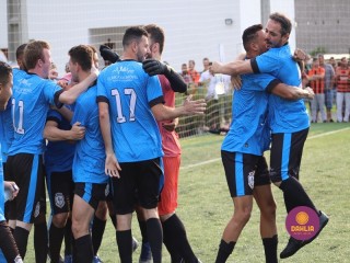 
<a style='margin-left: 5px;' class='btn btn-xs btn-social btn-facebook' href='https://www.facebook.com/sharer/sharer.php?u=https://boladovale.com.br/imgs/800-800-90/conteudo/fotos/1464/img0094.jpg' rel='popup' data-width='500' data-height='400'><i class='fa fa-facebook'></i>Compartilhar <span class='hidden-xs'>no Facebook</span>
</a> 
<a class='btn btn-default btn-xs' target='_blank' href='imgs/800-800-90/conteudo/fotos/1464/img0094.jpg'>
<span class='glyphicon glyphicon-cloud-download'></span> Salvar
</a> 
<span></span>