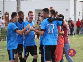 
<a style='margin-left: 5px;' class='btn btn-xs btn-social btn-facebook' href='https://www.facebook.com/sharer/sharer.php?u=https://boladovale.com.br/imgs/800-800-90/conteudo/fotos/1464/img0096.jpg' rel='popup' data-width='500' data-height='400'><i class='fa fa-facebook'></i>Compartilhar <span class='hidden-xs'>no Facebook</span>
</a> 
<a class='btn btn-default btn-xs' target='_blank' href='imgs/800-800-90/conteudo/fotos/1464/img0096.jpg'>
<span class='glyphicon glyphicon-cloud-download'></span> Salvar
</a> 
<span></span>