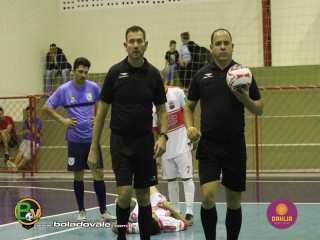 
<a style='margin-left: 5px;' class='btn btn-xs btn-social btn-facebook' href='https://www.facebook.com/sharer/sharer.php?u=https://boladovale.com.br/imgs/800-800-90/conteudo/fotos/1466/img1230.jpg' rel='popup' data-width='500' data-height='400'><i class='fa fa-facebook'></i>Compartilhar <span class='hidden-xs'>no Facebook</span>
</a> 
<a class='btn btn-default btn-xs' target='_blank' href='imgs/800-800-90/conteudo/fotos/1466/img1230.jpg'>
<span class='glyphicon glyphicon-cloud-download'></span> Salvar
</a> 
<span></span>