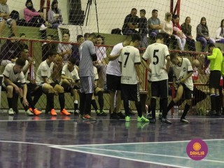 
<a style='margin-left: 5px;' class='btn btn-xs btn-social btn-facebook' href='https://www.facebook.com/sharer/sharer.php?u=https://boladovale.com.br/imgs/800-800-90/conteudo/fotos/1474/img2097.jpg' rel='popup' data-width='500' data-height='400'><i class='fa fa-facebook'></i>Compartilhar <span class='hidden-xs'>no Facebook</span>
</a> 
<a class='btn btn-default btn-xs' target='_blank' href='imgs/800-800-90/conteudo/fotos/1474/img2097.jpg'>
<span class='glyphicon glyphicon-cloud-download'></span> Salvar
</a> 
<span></span>