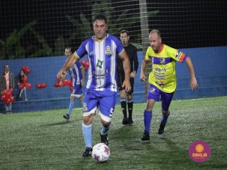 
<a style='margin-left: 5px;' class='btn btn-xs btn-social btn-facebook' href='https://www.facebook.com/sharer/sharer.php?u=https://boladovale.com.br/imgs/800-800-90/conteudo/fotos/1489/img8885.jpg' rel='popup' data-width='500' data-height='400'><i class='fa fa-facebook'></i>Compartilhar <span class='hidden-xs'>no Facebook</span>
</a> 
<a class='btn btn-default btn-xs' target='_blank' href='imgs/800-800-90/conteudo/fotos/1489/img8885.jpg'>
<span class='glyphicon glyphicon-cloud-download'></span> Salvar
</a> 
<span></span>