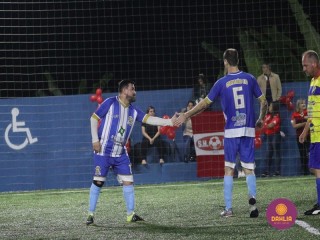 
<a style='margin-left: 5px;' class='btn btn-xs btn-social btn-facebook' href='https://www.facebook.com/sharer/sharer.php?u=https://boladovale.com.br/imgs/800-800-90/conteudo/fotos/1489/img8896.jpg' rel='popup' data-width='500' data-height='400'><i class='fa fa-facebook'></i>Compartilhar <span class='hidden-xs'>no Facebook</span>
</a> 
<a class='btn btn-default btn-xs' target='_blank' href='imgs/800-800-90/conteudo/fotos/1489/img8896.jpg'>
<span class='glyphicon glyphicon-cloud-download'></span> Salvar
</a> 
<span></span>