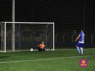 
<a style='margin-left: 5px;' class='btn btn-xs btn-social btn-facebook' href='https://www.facebook.com/sharer/sharer.php?u=https://boladovale.com.br/imgs/800-800-90/conteudo/fotos/1489/img8905.jpg' rel='popup' data-width='500' data-height='400'><i class='fa fa-facebook'></i>Compartilhar <span class='hidden-xs'>no Facebook</span>
</a> 
<a class='btn btn-default btn-xs' target='_blank' href='imgs/800-800-90/conteudo/fotos/1489/img8905.jpg'>
<span class='glyphicon glyphicon-cloud-download'></span> Salvar
</a> 
<span></span>