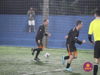 
<a style='margin-left: 5px;' class='btn btn-xs btn-social btn-facebook' href='https://www.facebook.com/sharer/sharer.php?u=https://boladovale.com.br/imgs/800-800-90/conteudo/fotos/1490/img9014.jpg' rel='popup' data-width='500' data-height='400'><i class='fa fa-facebook'></i>Compartilhar <span class='hidden-xs'>no Facebook</span>
</a> 
<a class='btn btn-default btn-xs' target='_blank' href='imgs/800-800-90/conteudo/fotos/1490/img9014.jpg'>
<span class='glyphicon glyphicon-cloud-download'></span> Salvar
</a> 
<span></span>