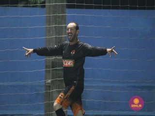 
<a style='margin-left: 5px;' class='btn btn-xs btn-social btn-facebook' href='https://www.facebook.com/sharer/sharer.php?u=https://boladovale.com.br/imgs/800-800-90/conteudo/fotos/1490/img9016.jpg' rel='popup' data-width='500' data-height='400'><i class='fa fa-facebook'></i>Compartilhar <span class='hidden-xs'>no Facebook</span>
</a> 
<a class='btn btn-default btn-xs' target='_blank' href='imgs/800-800-90/conteudo/fotos/1490/img9016.jpg'>
<span class='glyphicon glyphicon-cloud-download'></span> Salvar
</a> 
<span></span>