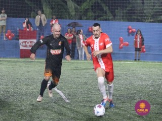 
<a style='margin-left: 5px;' class='btn btn-xs btn-social btn-facebook' href='https://www.facebook.com/sharer/sharer.php?u=https://boladovale.com.br/imgs/800-800-90/conteudo/fotos/1490/img9022.jpg' rel='popup' data-width='500' data-height='400'><i class='fa fa-facebook'></i>Compartilhar <span class='hidden-xs'>no Facebook</span>
</a> 
<a class='btn btn-default btn-xs' target='_blank' href='imgs/800-800-90/conteudo/fotos/1490/img9022.jpg'>
<span class='glyphicon glyphicon-cloud-download'></span> Salvar
</a> 
<span></span>