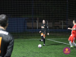 
<a style='margin-left: 5px;' class='btn btn-xs btn-social btn-facebook' href='https://www.facebook.com/sharer/sharer.php?u=https://boladovale.com.br/imgs/800-800-90/conteudo/fotos/1490/img9030.jpg' rel='popup' data-width='500' data-height='400'><i class='fa fa-facebook'></i>Compartilhar <span class='hidden-xs'>no Facebook</span>
</a> 
<a class='btn btn-default btn-xs' target='_blank' href='imgs/800-800-90/conteudo/fotos/1490/img9030.jpg'>
<span class='glyphicon glyphicon-cloud-download'></span> Salvar
</a> 
<span></span>