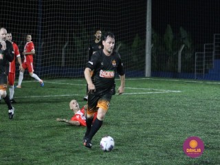 
<a style='margin-left: 5px;' class='btn btn-xs btn-social btn-facebook' href='https://www.facebook.com/sharer/sharer.php?u=https://boladovale.com.br/imgs/800-800-90/conteudo/fotos/1490/img9035.jpg' rel='popup' data-width='500' data-height='400'><i class='fa fa-facebook'></i>Compartilhar <span class='hidden-xs'>no Facebook</span>
</a> 
<a class='btn btn-default btn-xs' target='_blank' href='imgs/800-800-90/conteudo/fotos/1490/img9035.jpg'>
<span class='glyphicon glyphicon-cloud-download'></span> Salvar
</a> 
<span></span>