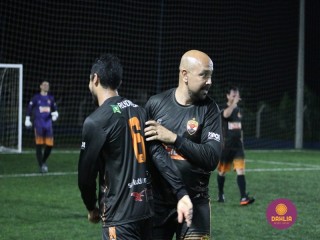 
<a style='margin-left: 5px;' class='btn btn-xs btn-social btn-facebook' href='https://www.facebook.com/sharer/sharer.php?u=https://boladovale.com.br/imgs/800-800-90/conteudo/fotos/1490/img9046.jpg' rel='popup' data-width='500' data-height='400'><i class='fa fa-facebook'></i>Compartilhar <span class='hidden-xs'>no Facebook</span>
</a> 
<a class='btn btn-default btn-xs' target='_blank' href='imgs/800-800-90/conteudo/fotos/1490/img9046.jpg'>
<span class='glyphicon glyphicon-cloud-download'></span> Salvar
</a> 
<span></span>