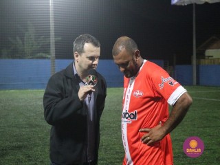 
<a style='margin-left: 5px;' class='btn btn-xs btn-social btn-facebook' href='https://www.facebook.com/sharer/sharer.php?u=https://boladovale.com.br/imgs/800-800-90/conteudo/fotos/1490/img9048.jpg' rel='popup' data-width='500' data-height='400'><i class='fa fa-facebook'></i>Compartilhar <span class='hidden-xs'>no Facebook</span>
</a> 
<a class='btn btn-default btn-xs' target='_blank' href='imgs/800-800-90/conteudo/fotos/1490/img9048.jpg'>
<span class='glyphicon glyphicon-cloud-download'></span> Salvar
</a> 
<span></span>