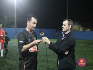 
<a style='margin-left: 5px;' class='btn btn-xs btn-social btn-facebook' href='https://www.facebook.com/sharer/sharer.php?u=https://boladovale.com.br/imgs/800-800-90/conteudo/fotos/1490/img9051.jpg' rel='popup' data-width='500' data-height='400'><i class='fa fa-facebook'></i>Compartilhar <span class='hidden-xs'>no Facebook</span>
</a> 
<a class='btn btn-default btn-xs' target='_blank' href='imgs/800-800-90/conteudo/fotos/1490/img9051.jpg'>
<span class='glyphicon glyphicon-cloud-download'></span> Salvar
</a> 
<span></span>