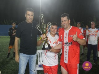 
<a style='margin-left: 5px;' class='btn btn-xs btn-social btn-facebook' href='https://www.facebook.com/sharer/sharer.php?u=https://boladovale.com.br/imgs/800-800-90/conteudo/fotos/1490/img9056.jpg' rel='popup' data-width='500' data-height='400'><i class='fa fa-facebook'></i>Compartilhar <span class='hidden-xs'>no Facebook</span>
</a> 
<a class='btn btn-default btn-xs' target='_blank' href='imgs/800-800-90/conteudo/fotos/1490/img9056.jpg'>
<span class='glyphicon glyphicon-cloud-download'></span> Salvar
</a> 
<span></span>