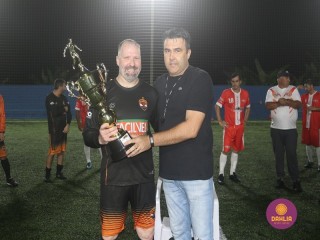 
<a style='margin-left: 5px;' class='btn btn-xs btn-social btn-facebook' href='https://www.facebook.com/sharer/sharer.php?u=https://boladovale.com.br/imgs/800-800-90/conteudo/fotos/1490/img9060.jpg' rel='popup' data-width='500' data-height='400'><i class='fa fa-facebook'></i>Compartilhar <span class='hidden-xs'>no Facebook</span>
</a> 
<a class='btn btn-default btn-xs' target='_blank' href='imgs/800-800-90/conteudo/fotos/1490/img9060.jpg'>
<span class='glyphicon glyphicon-cloud-download'></span> Salvar
</a> 
<span></span>