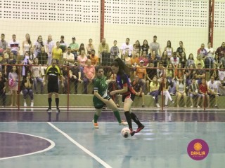 
<a style='margin-left: 5px;' class='btn btn-xs btn-social btn-facebook' href='https://www.facebook.com/sharer/sharer.php?u=https://boladovale.com.br/imgs/800-800-90/conteudo/fotos/1498/img9595.jpg' rel='popup' data-width='500' data-height='400'><i class='fa fa-facebook'></i>Compartilhar <span class='hidden-xs'>no Facebook</span>
</a> 
<a class='btn btn-default btn-xs' target='_blank' href='imgs/800-800-90/conteudo/fotos/1498/img9595.jpg'>
<span class='glyphicon glyphicon-cloud-download'></span> Salvar
</a> 
<span></span>