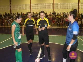 
<a style='margin-left: 5px;' class='btn btn-xs btn-social btn-facebook' href='https://www.facebook.com/sharer/sharer.php?u=https://boladovale.com.br/imgs/800-800-90/conteudo/fotos/1498/img9600.jpg' rel='popup' data-width='500' data-height='400'><i class='fa fa-facebook'></i>Compartilhar <span class='hidden-xs'>no Facebook</span>
</a> 
<a class='btn btn-default btn-xs' target='_blank' href='imgs/800-800-90/conteudo/fotos/1498/img9600.jpg'>
<span class='glyphicon glyphicon-cloud-download'></span> Salvar
</a> 
<span></span>