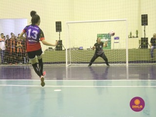 
<a style='margin-left: 5px;' class='btn btn-xs btn-social btn-facebook' href='https://www.facebook.com/sharer/sharer.php?u=https://boladovale.com.br/imgs/800-800-90/conteudo/fotos/1498/img9624.jpg' rel='popup' data-width='500' data-height='400'><i class='fa fa-facebook'></i>Compartilhar <span class='hidden-xs'>no Facebook</span>
</a> 
<a class='btn btn-default btn-xs' target='_blank' href='imgs/800-800-90/conteudo/fotos/1498/img9624.jpg'>
<span class='glyphicon glyphicon-cloud-download'></span> Salvar
</a> 
<span></span>