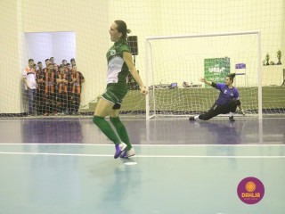 
<a style='margin-left: 5px;' class='btn btn-xs btn-social btn-facebook' href='https://www.facebook.com/sharer/sharer.php?u=https://boladovale.com.br/imgs/800-800-90/conteudo/fotos/1498/img9635.jpg' rel='popup' data-width='500' data-height='400'><i class='fa fa-facebook'></i>Compartilhar <span class='hidden-xs'>no Facebook</span>
</a> 
<a class='btn btn-default btn-xs' target='_blank' href='imgs/800-800-90/conteudo/fotos/1498/img9635.jpg'>
<span class='glyphicon glyphicon-cloud-download'></span> Salvar
</a> 
<span></span>