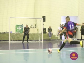 
<a style='margin-left: 5px;' class='btn btn-xs btn-social btn-facebook' href='https://www.facebook.com/sharer/sharer.php?u=https://boladovale.com.br/imgs/800-800-90/conteudo/fotos/1498/img9639.jpg' rel='popup' data-width='500' data-height='400'><i class='fa fa-facebook'></i>Compartilhar <span class='hidden-xs'>no Facebook</span>
</a> 
<a class='btn btn-default btn-xs' target='_blank' href='imgs/800-800-90/conteudo/fotos/1498/img9639.jpg'>
<span class='glyphicon glyphicon-cloud-download'></span> Salvar
</a> 
<span></span>
