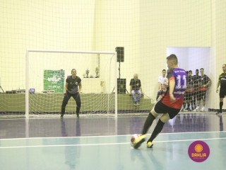 
<a style='margin-left: 5px;' class='btn btn-xs btn-social btn-facebook' href='https://www.facebook.com/sharer/sharer.php?u=https://boladovale.com.br/imgs/800-800-90/conteudo/fotos/1498/img9640.jpg' rel='popup' data-width='500' data-height='400'><i class='fa fa-facebook'></i>Compartilhar <span class='hidden-xs'>no Facebook</span>
</a> 
<a class='btn btn-default btn-xs' target='_blank' href='imgs/800-800-90/conteudo/fotos/1498/img9640.jpg'>
<span class='glyphicon glyphicon-cloud-download'></span> Salvar
</a> 
<span></span>