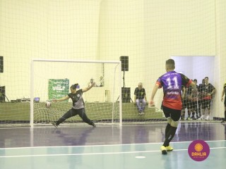
<a style='margin-left: 5px;' class='btn btn-xs btn-social btn-facebook' href='https://www.facebook.com/sharer/sharer.php?u=https://boladovale.com.br/imgs/800-800-90/conteudo/fotos/1498/img9643.jpg' rel='popup' data-width='500' data-height='400'><i class='fa fa-facebook'></i>Compartilhar <span class='hidden-xs'>no Facebook</span>
</a> 
<a class='btn btn-default btn-xs' target='_blank' href='imgs/800-800-90/conteudo/fotos/1498/img9643.jpg'>
<span class='glyphicon glyphicon-cloud-download'></span> Salvar
</a> 
<span></span>