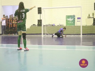 
<a style='margin-left: 5px;' class='btn btn-xs btn-social btn-facebook' href='https://www.facebook.com/sharer/sharer.php?u=https://boladovale.com.br/imgs/800-800-90/conteudo/fotos/1498/img9656.jpg' rel='popup' data-width='500' data-height='400'><i class='fa fa-facebook'></i>Compartilhar <span class='hidden-xs'>no Facebook</span>
</a> 
<a class='btn btn-default btn-xs' target='_blank' href='imgs/800-800-90/conteudo/fotos/1498/img9656.jpg'>
<span class='glyphicon glyphicon-cloud-download'></span> Salvar
</a> 
<span></span>