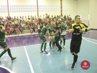 
<a style='margin-left: 5px;' class='btn btn-xs btn-social btn-facebook' href='https://www.facebook.com/sharer/sharer.php?u=https://boladovale.com.br/imgs/800-800-90/conteudo/fotos/1498/img9662.jpg' rel='popup' data-width='500' data-height='400'><i class='fa fa-facebook'></i>Compartilhar <span class='hidden-xs'>no Facebook</span>
</a> 
<a class='btn btn-default btn-xs' target='_blank' href='imgs/800-800-90/conteudo/fotos/1498/img9662.jpg'>
<span class='glyphicon glyphicon-cloud-download'></span> Salvar
</a> 
<span></span>
