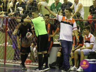 
<a style='margin-left: 5px;' class='btn btn-xs btn-social btn-facebook' href='https://www.facebook.com/sharer/sharer.php?u=https://boladovale.com.br/imgs/800-800-90/conteudo/fotos/1500/img9832.jpg' rel='popup' data-width='500' data-height='400'><i class='fa fa-facebook'></i>Compartilhar <span class='hidden-xs'>no Facebook</span>
</a> 
<a class='btn btn-default btn-xs' target='_blank' href='imgs/800-800-90/conteudo/fotos/1500/img9832.jpg'>
<span class='glyphicon glyphicon-cloud-download'></span> Salvar
</a> 
<span></span>