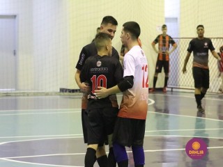 
<a style='margin-left: 5px;' class='btn btn-xs btn-social btn-facebook' href='https://www.facebook.com/sharer/sharer.php?u=https://boladovale.com.br/imgs/800-800-90/conteudo/fotos/1500/img9835.jpg' rel='popup' data-width='500' data-height='400'><i class='fa fa-facebook'></i>Compartilhar <span class='hidden-xs'>no Facebook</span>
</a> 
<a class='btn btn-default btn-xs' target='_blank' href='imgs/800-800-90/conteudo/fotos/1500/img9835.jpg'>
<span class='glyphicon glyphicon-cloud-download'></span> Salvar
</a> 
<span></span>