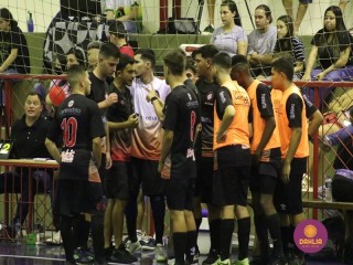 
<a style='margin-left: 5px;' class='btn btn-xs btn-social btn-facebook' href='https://www.facebook.com/sharer/sharer.php?u=https://boladovale.com.br/imgs/800-800-90/conteudo/fotos/1500/img9840.jpg' rel='popup' data-width='500' data-height='400'><i class='fa fa-facebook'></i>Compartilhar <span class='hidden-xs'>no Facebook</span>
</a> 
<a class='btn btn-default btn-xs' target='_blank' href='imgs/800-800-90/conteudo/fotos/1500/img9840.jpg'>
<span class='glyphicon glyphicon-cloud-download'></span> Salvar
</a> 
<span></span>