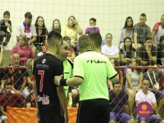 
<a style='margin-left: 5px;' class='btn btn-xs btn-social btn-facebook' href='https://www.facebook.com/sharer/sharer.php?u=https://boladovale.com.br/imgs/800-800-90/conteudo/fotos/1500/img9848.jpg' rel='popup' data-width='500' data-height='400'><i class='fa fa-facebook'></i>Compartilhar <span class='hidden-xs'>no Facebook</span>
</a> 
<a class='btn btn-default btn-xs' target='_blank' href='imgs/800-800-90/conteudo/fotos/1500/img9848.jpg'>
<span class='glyphicon glyphicon-cloud-download'></span> Salvar
</a> 
<span></span>