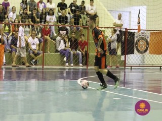 
<a style='margin-left: 5px;' class='btn btn-xs btn-social btn-facebook' href='https://www.facebook.com/sharer/sharer.php?u=https://boladovale.com.br/imgs/800-800-90/conteudo/fotos/1500/img9853.jpg' rel='popup' data-width='500' data-height='400'><i class='fa fa-facebook'></i>Compartilhar <span class='hidden-xs'>no Facebook</span>
</a> 
<a class='btn btn-default btn-xs' target='_blank' href='imgs/800-800-90/conteudo/fotos/1500/img9853.jpg'>
<span class='glyphicon glyphicon-cloud-download'></span> Salvar
</a> 
<span></span>