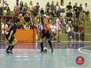 
<a style='margin-left: 5px;' class='btn btn-xs btn-social btn-facebook' href='https://www.facebook.com/sharer/sharer.php?u=https://boladovale.com.br/imgs/800-800-90/conteudo/fotos/1500/img9854.jpg' rel='popup' data-width='500' data-height='400'><i class='fa fa-facebook'></i>Compartilhar <span class='hidden-xs'>no Facebook</span>
</a> 
<a class='btn btn-default btn-xs' target='_blank' href='imgs/800-800-90/conteudo/fotos/1500/img9854.jpg'>
<span class='glyphicon glyphicon-cloud-download'></span> Salvar
</a> 
<span></span>