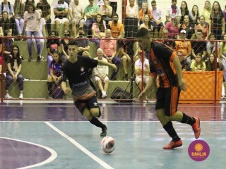 
<a style='margin-left: 5px;' class='btn btn-xs btn-social btn-facebook' href='https://www.facebook.com/sharer/sharer.php?u=https://boladovale.com.br/imgs/800-800-90/conteudo/fotos/1500/img9856.jpg' rel='popup' data-width='500' data-height='400'><i class='fa fa-facebook'></i>Compartilhar <span class='hidden-xs'>no Facebook</span>
</a> 
<a class='btn btn-default btn-xs' target='_blank' href='imgs/800-800-90/conteudo/fotos/1500/img9856.jpg'>
<span class='glyphicon glyphicon-cloud-download'></span> Salvar
</a> 
<span></span>