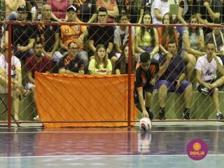 
<a style='margin-left: 5px;' class='btn btn-xs btn-social btn-facebook' href='https://www.facebook.com/sharer/sharer.php?u=https://boladovale.com.br/imgs/800-800-90/conteudo/fotos/1500/img9864.jpg' rel='popup' data-width='500' data-height='400'><i class='fa fa-facebook'></i>Compartilhar <span class='hidden-xs'>no Facebook</span>
</a> 
<a class='btn btn-default btn-xs' target='_blank' href='imgs/800-800-90/conteudo/fotos/1500/img9864.jpg'>
<span class='glyphicon glyphicon-cloud-download'></span> Salvar
</a> 
<span></span>