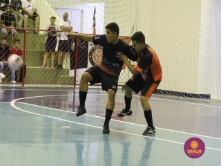 
<a style='margin-left: 5px;' class='btn btn-xs btn-social btn-facebook' href='https://www.facebook.com/sharer/sharer.php?u=https://boladovale.com.br/imgs/800-800-90/conteudo/fotos/1500/img9871.jpg' rel='popup' data-width='500' data-height='400'><i class='fa fa-facebook'></i>Compartilhar <span class='hidden-xs'>no Facebook</span>
</a> 
<a class='btn btn-default btn-xs' target='_blank' href='imgs/800-800-90/conteudo/fotos/1500/img9871.jpg'>
<span class='glyphicon glyphicon-cloud-download'></span> Salvar
</a> 
<span></span>